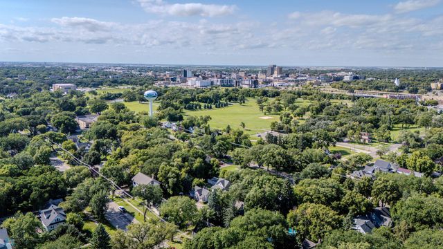 624 4th Street S, Moorhead, MN 56560