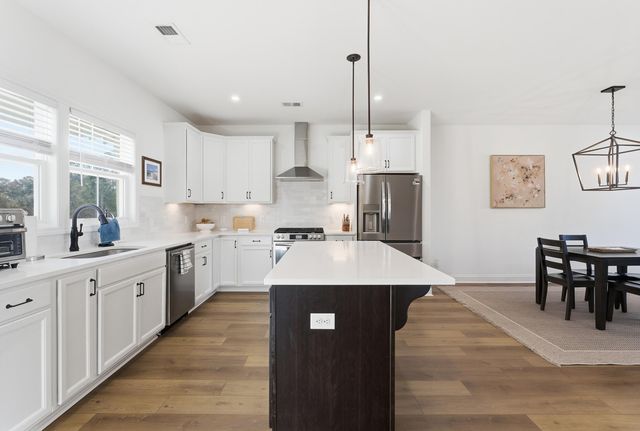 639 N Laurel Street, Summerville, SC 29483