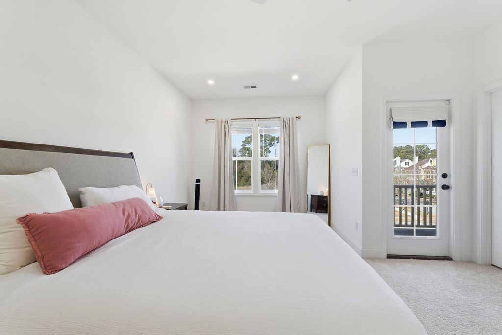 Image 17 of property listing at 639 N Laurel Street, Summerville, SC 29483