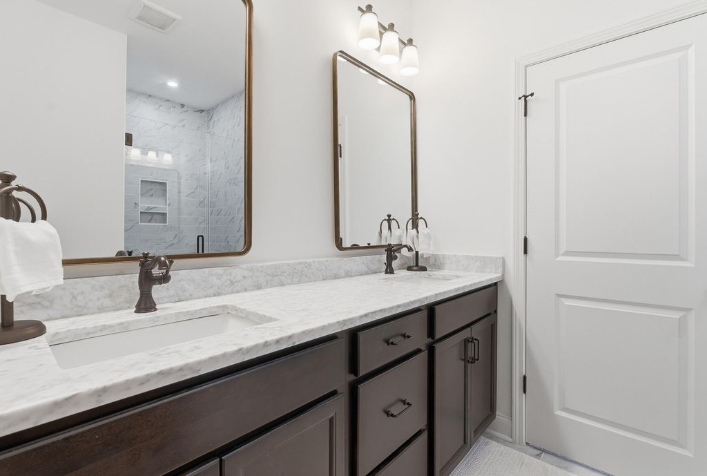 Image 18 of property listing at 639 N Laurel Street, Summerville, SC 29483