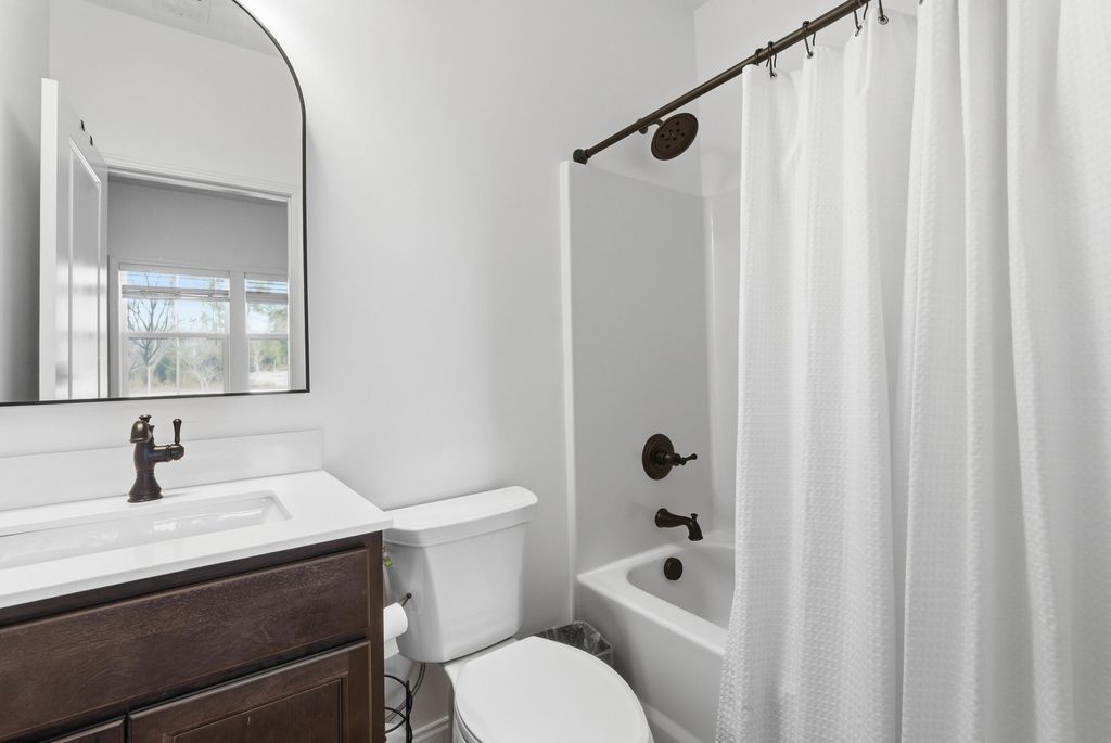 Image 23 of property listing at 639 N Laurel Street, Summerville, SC 29483