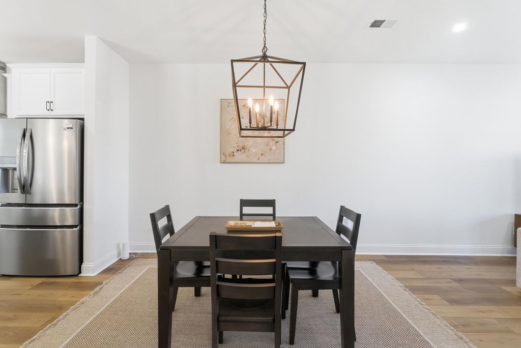 Image 9 of property listing at 639 N Laurel Street, Summerville, SC 29483