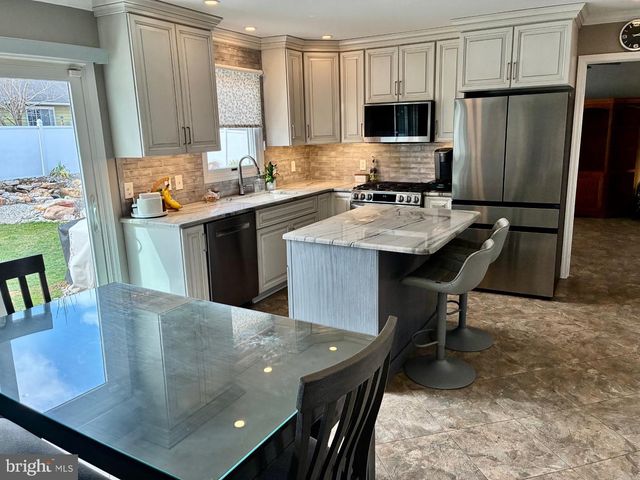 508 HILLSIDE CT, Hamburg, PA 19526