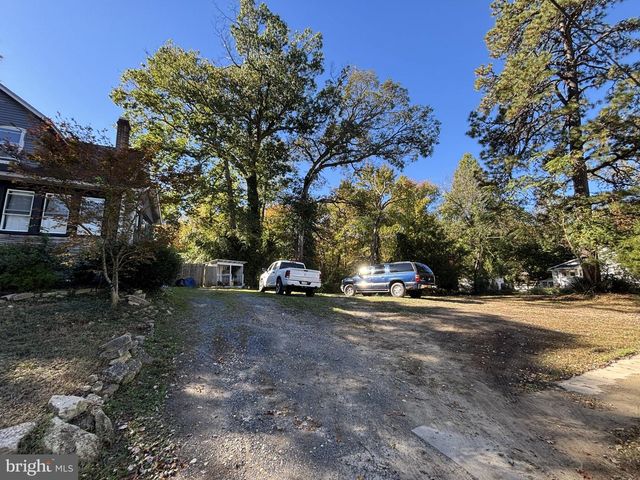 28 CEDAR LN, Clementon, NJ 08021