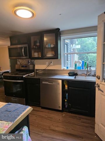 28 CEDAR LN, Clementon, NJ 08021
