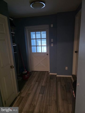 28 CEDAR LN, Clementon, NJ 08021