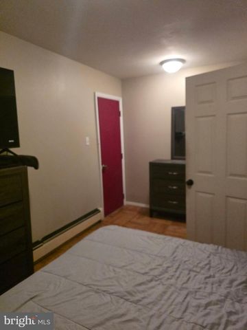 28 CEDAR LN, Clementon, NJ 08021