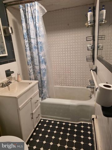 28 CEDAR LN, Clementon, NJ 08021