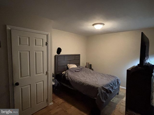 28 CEDAR LN, Clementon, NJ 08021