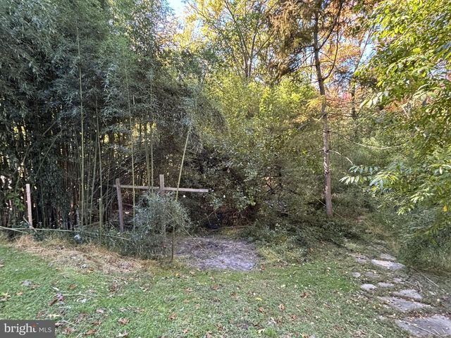 28 CEDAR LN, Clementon, NJ 08021