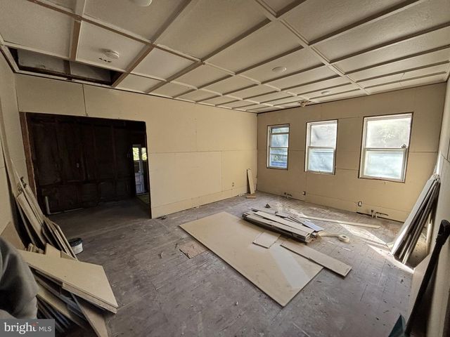 28 CEDAR LN, Clementon, NJ 08021