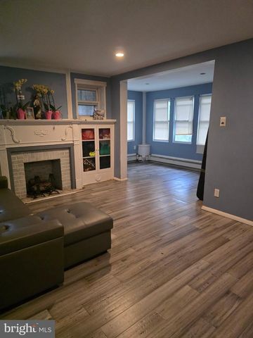 28 CEDAR LN, Clementon, NJ 08021