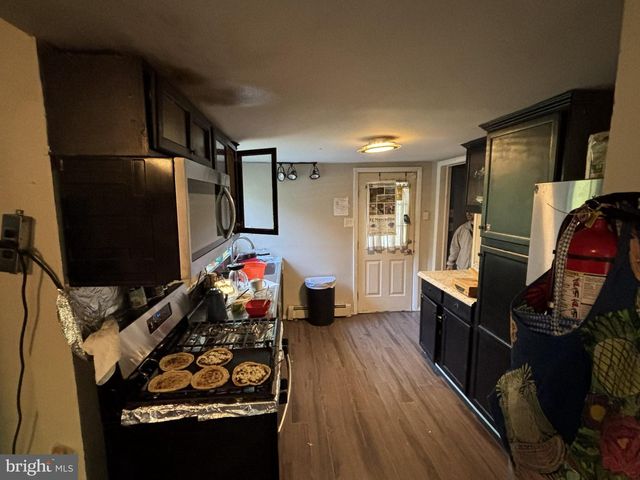28 CEDAR LN, Clementon, NJ 08021