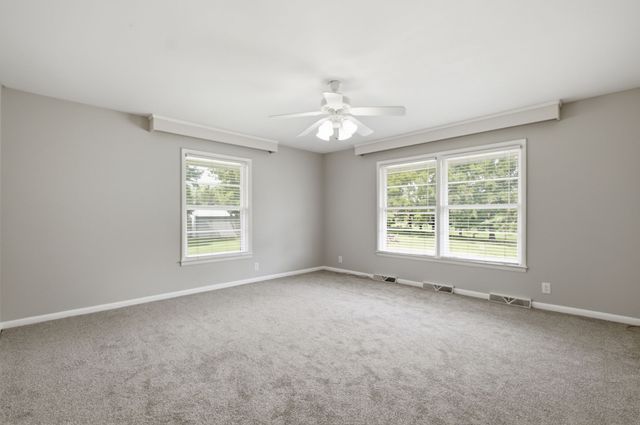 676 Ferguson Hill Rd, Lafayette, TN 37083
