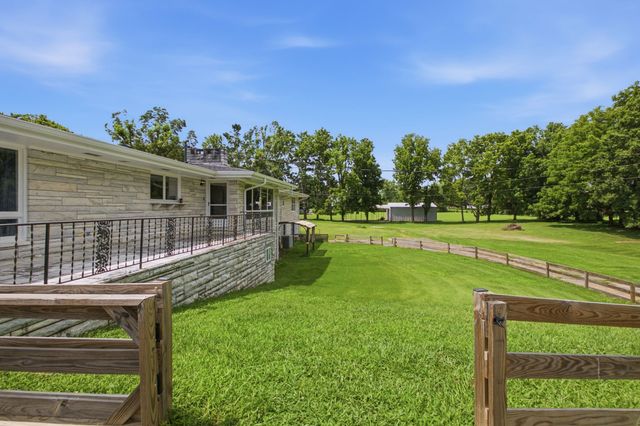 676 Ferguson Hill Rd, Lafayette, TN 37083
