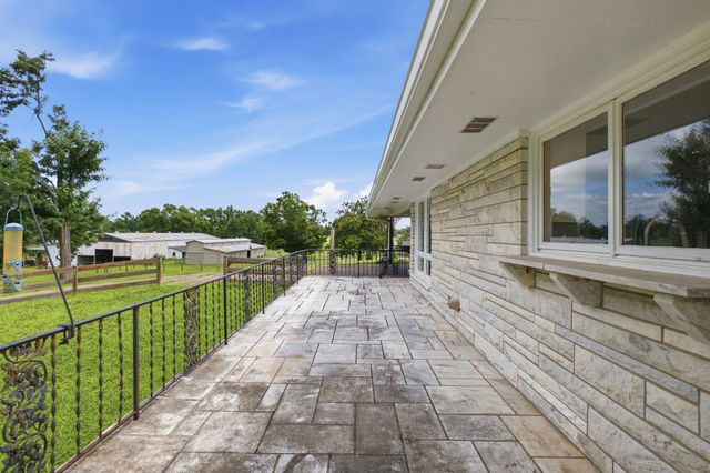 676 Ferguson Hill Rd, Lafayette, TN 37083