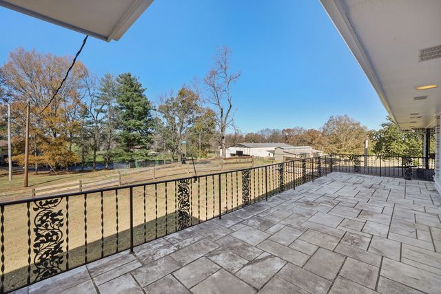 676 Ferguson Hill Rd, Lafayette, TN 37083