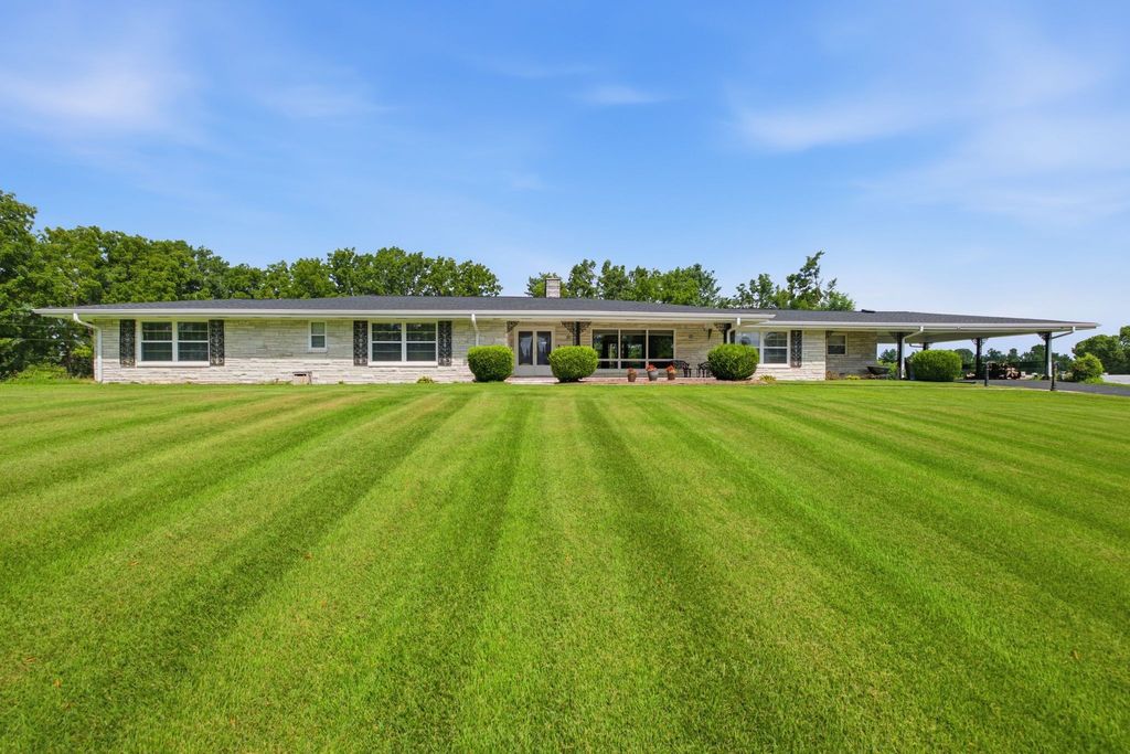 676 Ferguson Hill Rd, Lafayette, TN 37083