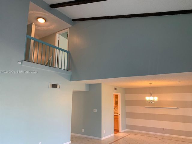 305 Bonnie Brae Way 27, Hollywood, FL 33021