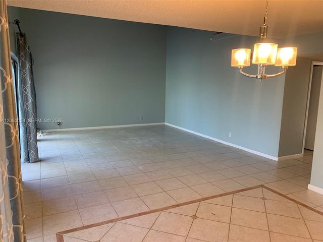 305 Bonnie Brae Way 27, Hollywood, FL 33021