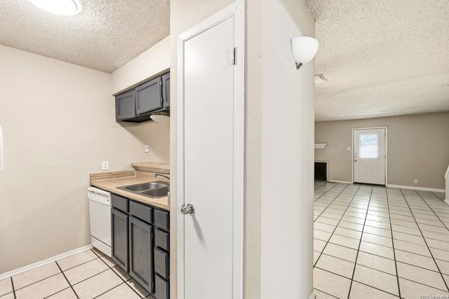 4927 Ty Terrace St Apt 3, San Antonio, TX 78229