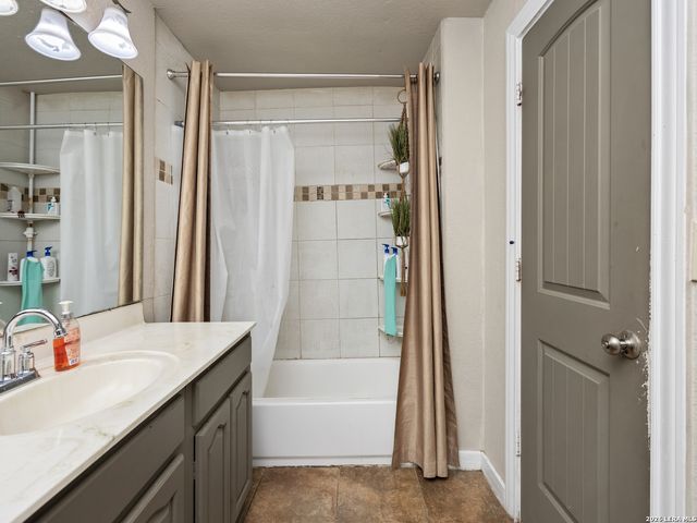 346 Alice Fay Ave, San Antonio, TX 78237