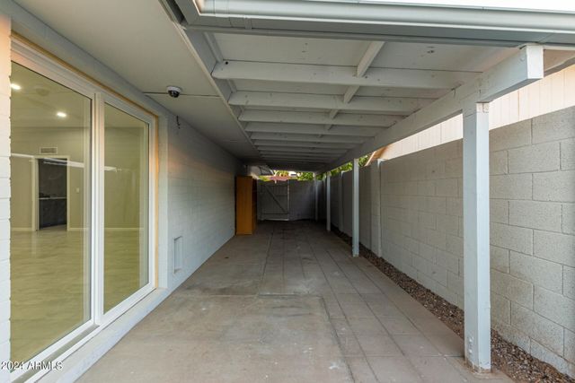 1734 W BANFF Lane, Phoenix, AZ 85023