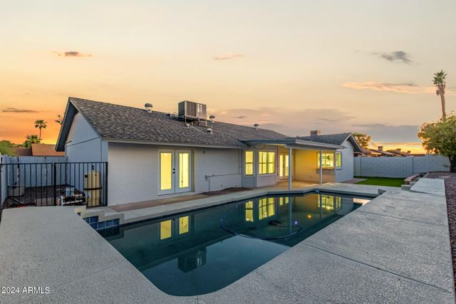 1734 W BANFF Lane, Phoenix, AZ 85023