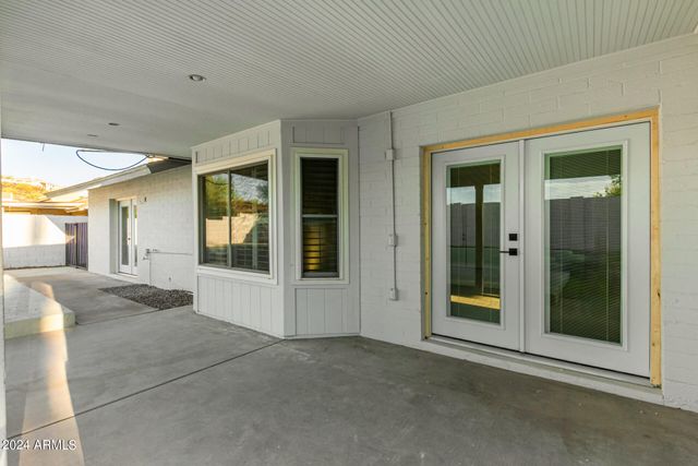 1734 W BANFF Lane, Phoenix, AZ 85023