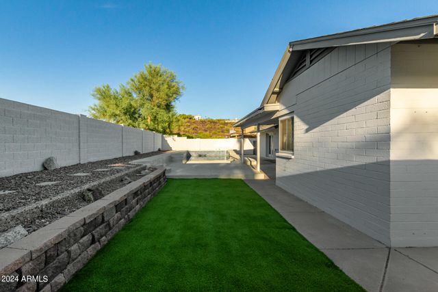 1734 W BANFF Lane, Phoenix, AZ 85023