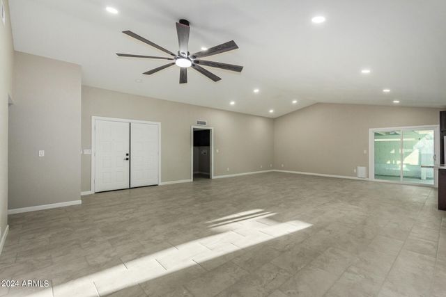 1734 W BANFF Lane, Phoenix, AZ 85023