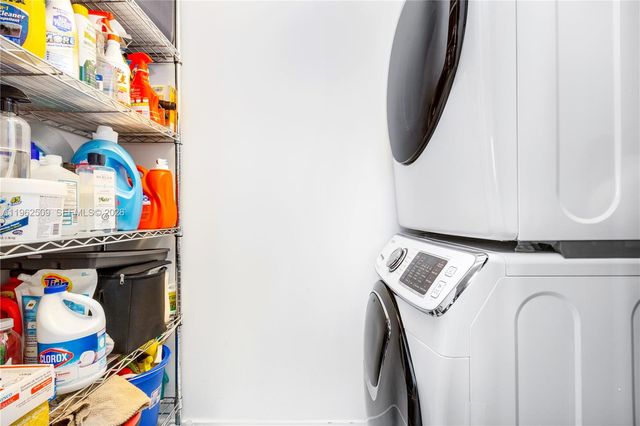 244 Biscayne Blvd 4604, Miami, FL 33132