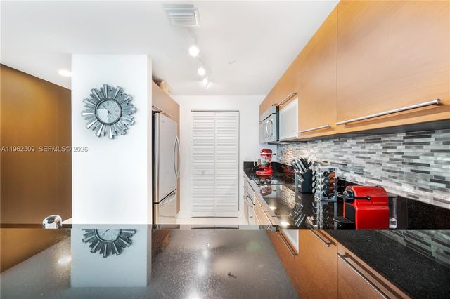 244 Biscayne Blvd 4604, Miami, FL 33132