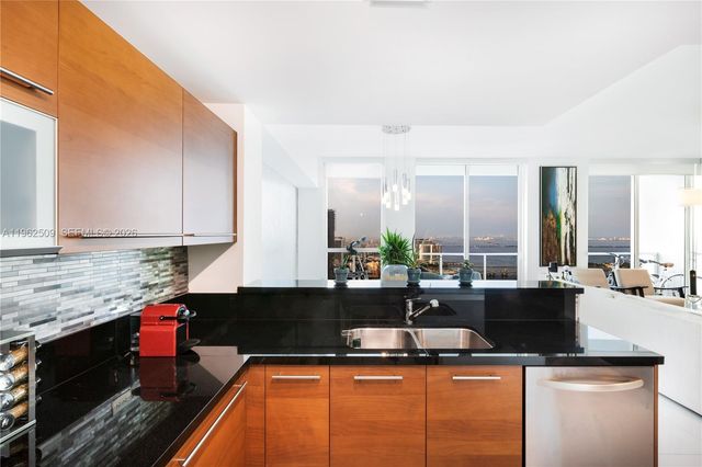 244 Biscayne Blvd 4604, Miami, FL 33132