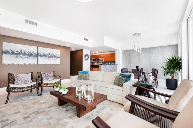 244 Biscayne Blvd 4604, Miami, FL 33132