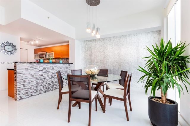 244 Biscayne Blvd 4604, Miami, FL 33132