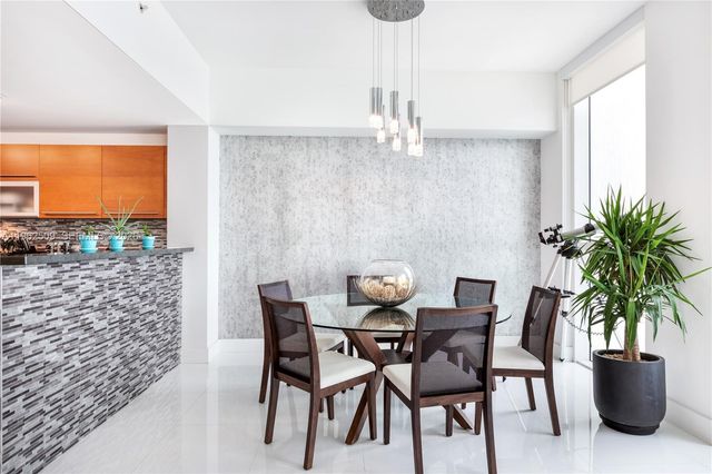 244 Biscayne Blvd 4604, Miami, FL 33132