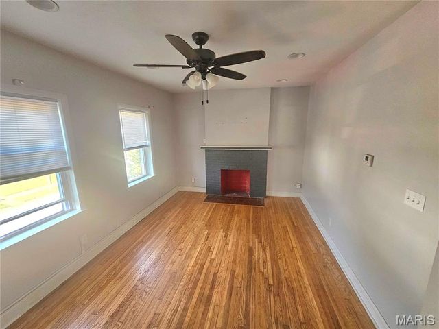 4634 Ray Avenue, St Louis, MO 63116