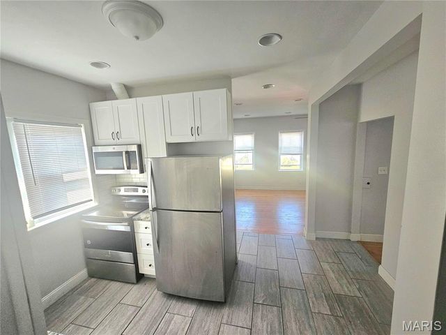 4634 Ray Avenue, St Louis, MO 63116