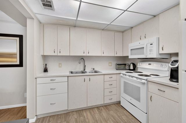 3030 Wolverton B, Boca Raton, FL 33434