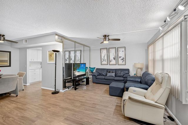 3030 Wolverton B, Boca Raton, FL 33434