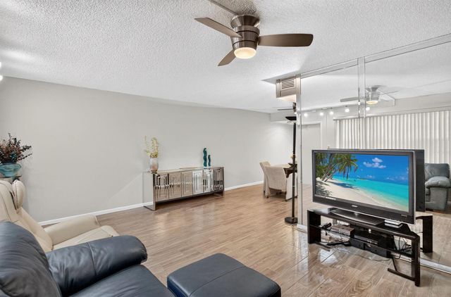 3030 Wolverton B, Boca Raton, FL 33434