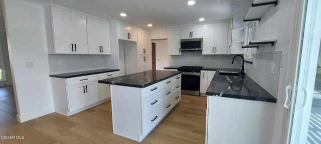 22 Van Dyke Street, Thousand Oaks, CA 91360