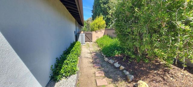 22 Van Dyke Street, Thousand Oaks, CA 91360