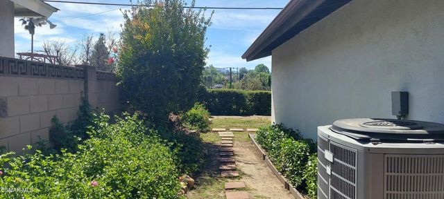 22 Van Dyke Street, Thousand Oaks, CA 91360