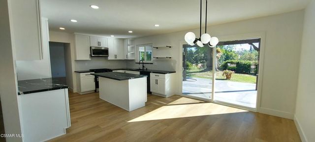 22 Van Dyke Street, Thousand Oaks, CA 91360