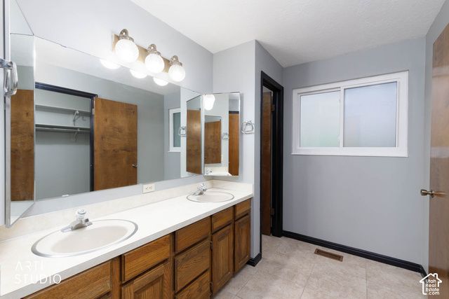 4044 S 600 W, Riverdale, UT 84405