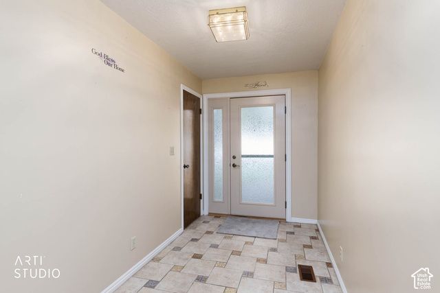 4044 S 600 W, Riverdale, UT 84405