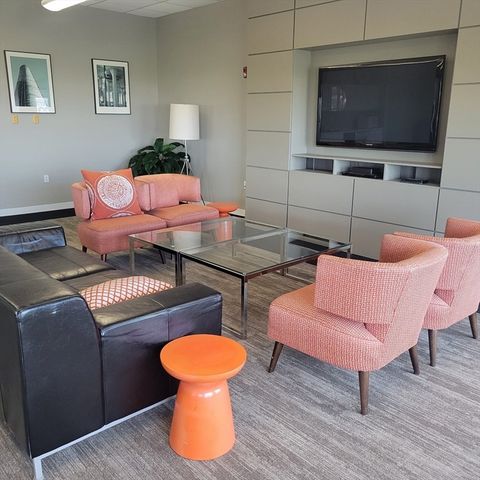 156 Porter St 224, Boston, MA 02128