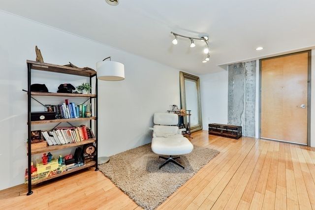 156 Porter St 224, Boston, MA 02128